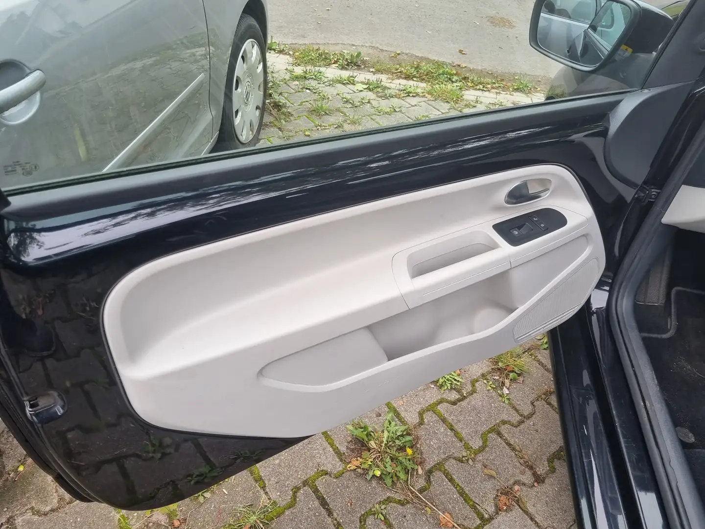 Volkswagen up! up! move up! Zwart - 2