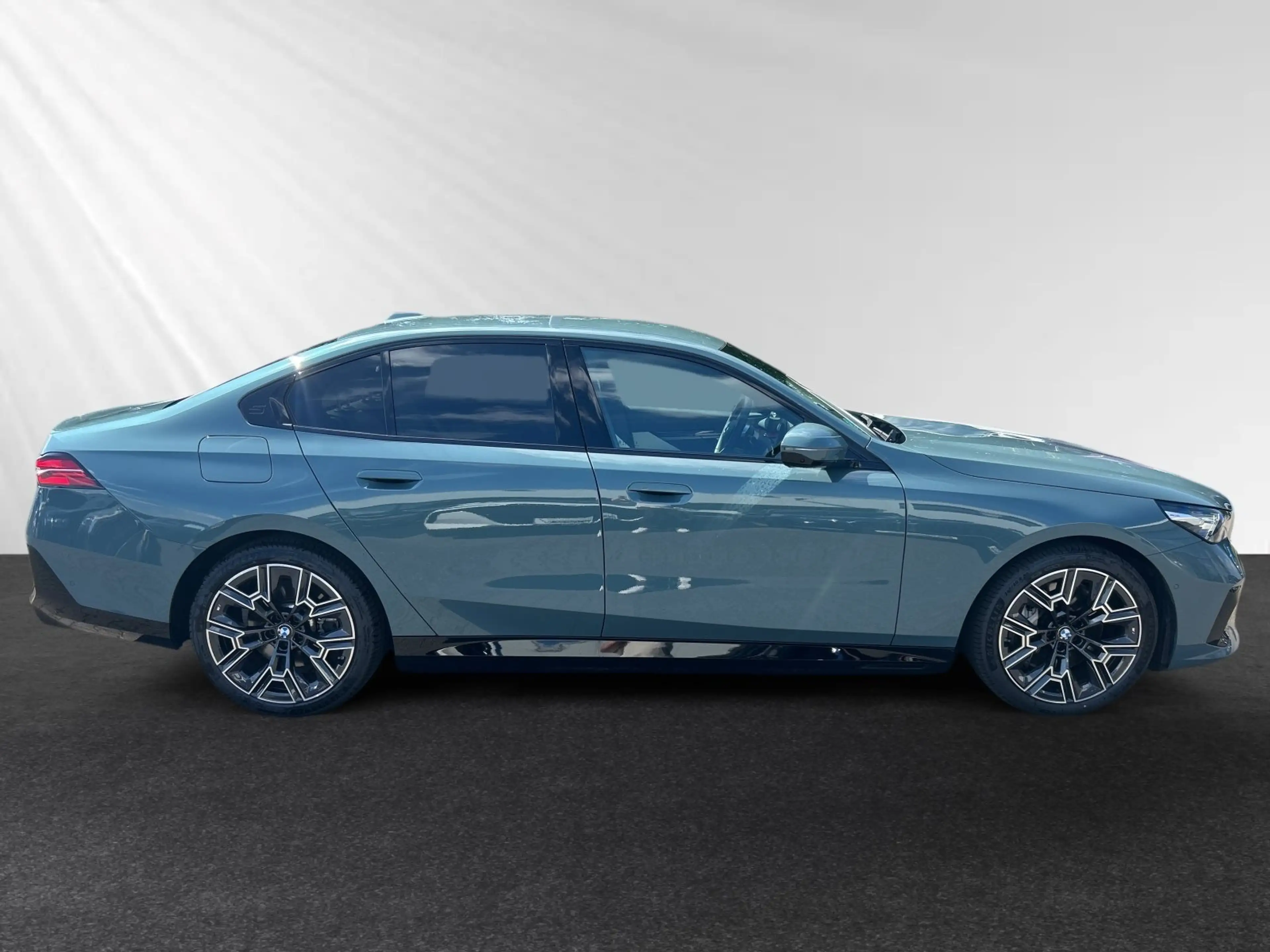 BMW 550 e xDrive M Sport|Bowers&Wilkins|Autobahnass. — photo 2
