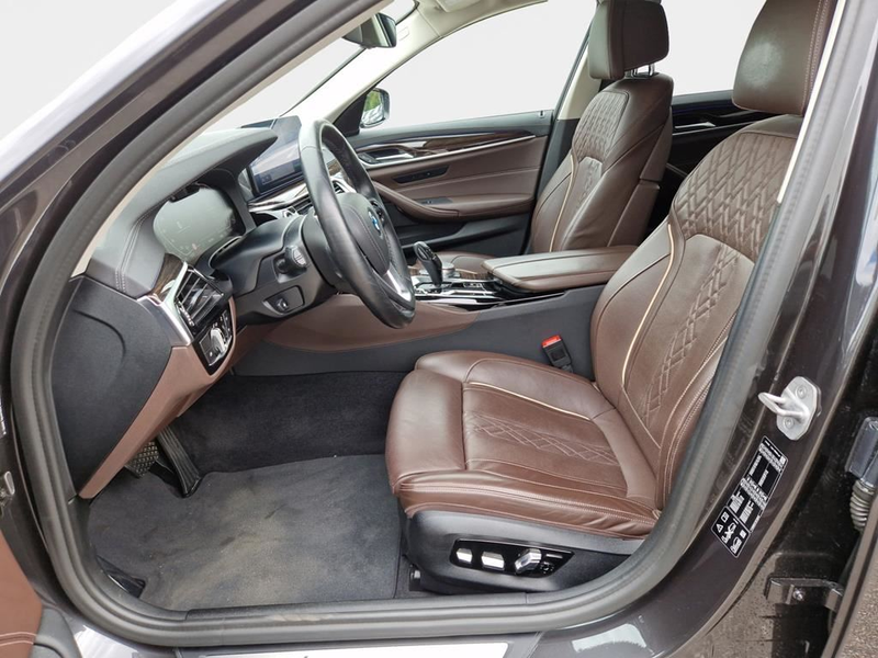 BMW 530 Luxury Line — photo 7