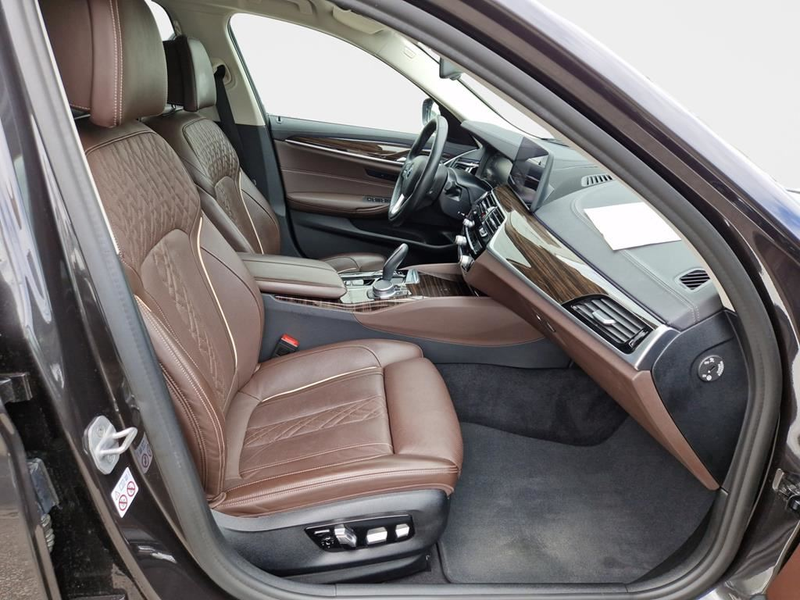 BMW 530 Luxury Line — photo 13