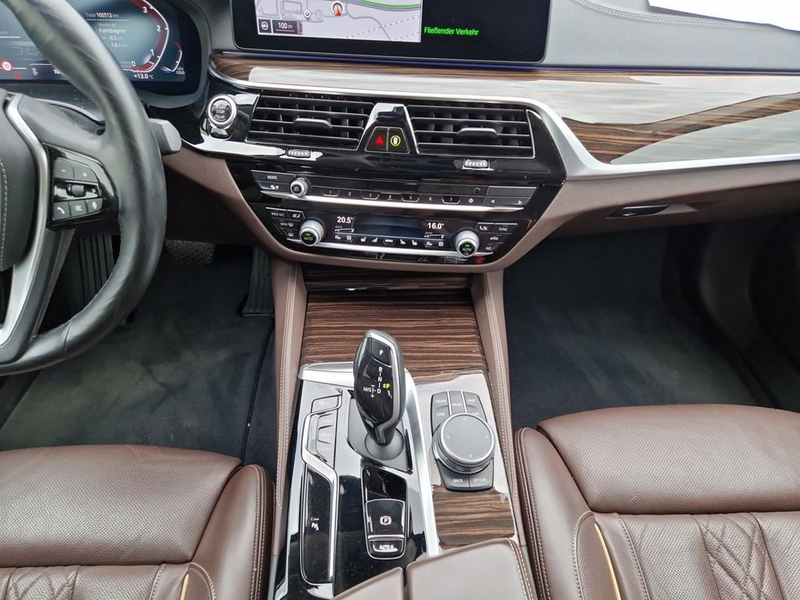 BMW 530 Luxury Line — photo 9