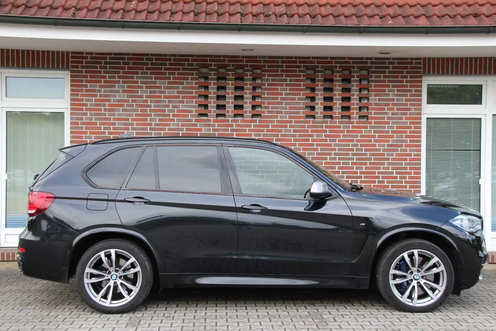 BMW X5 M d*PANORAMA*HEAD-UP*360°KAMERA*SOFT-CLOSE* Black - 2