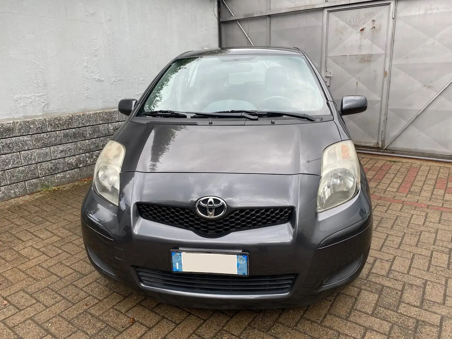 Toyota Yaris 5p 1.0 *OK NEOPATENTATI* Grigio - 1