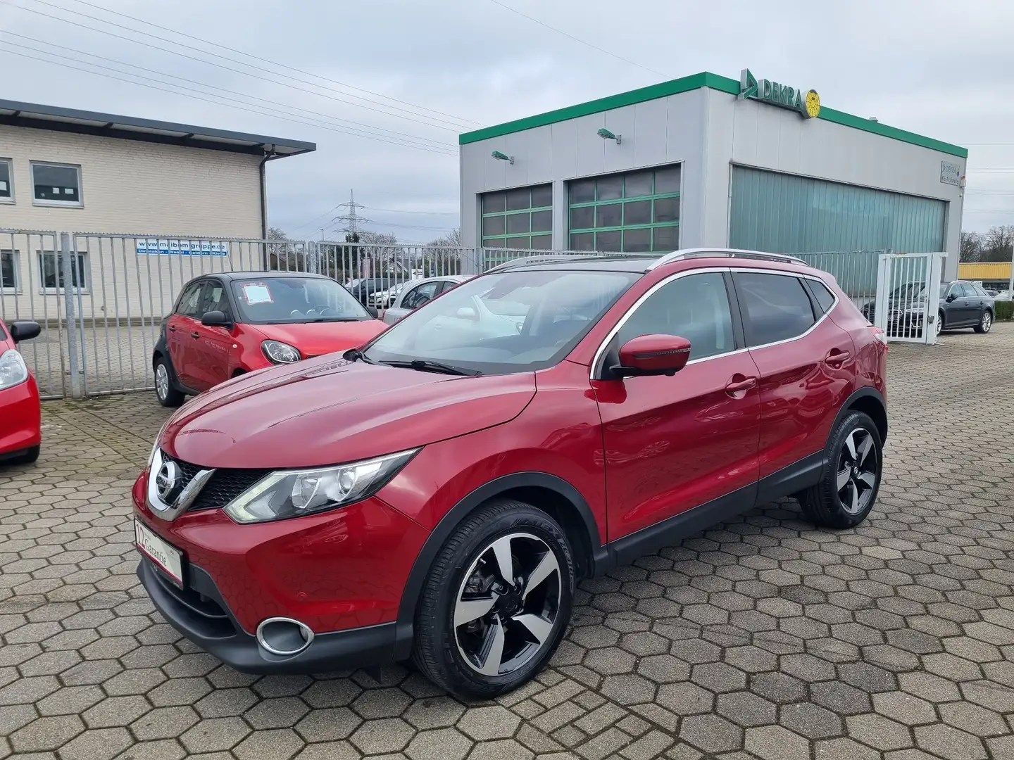Nissan Qashqai 1.6 dCi Xtronic N-Connecta"Lückenlos S-Heft... Rot - 1