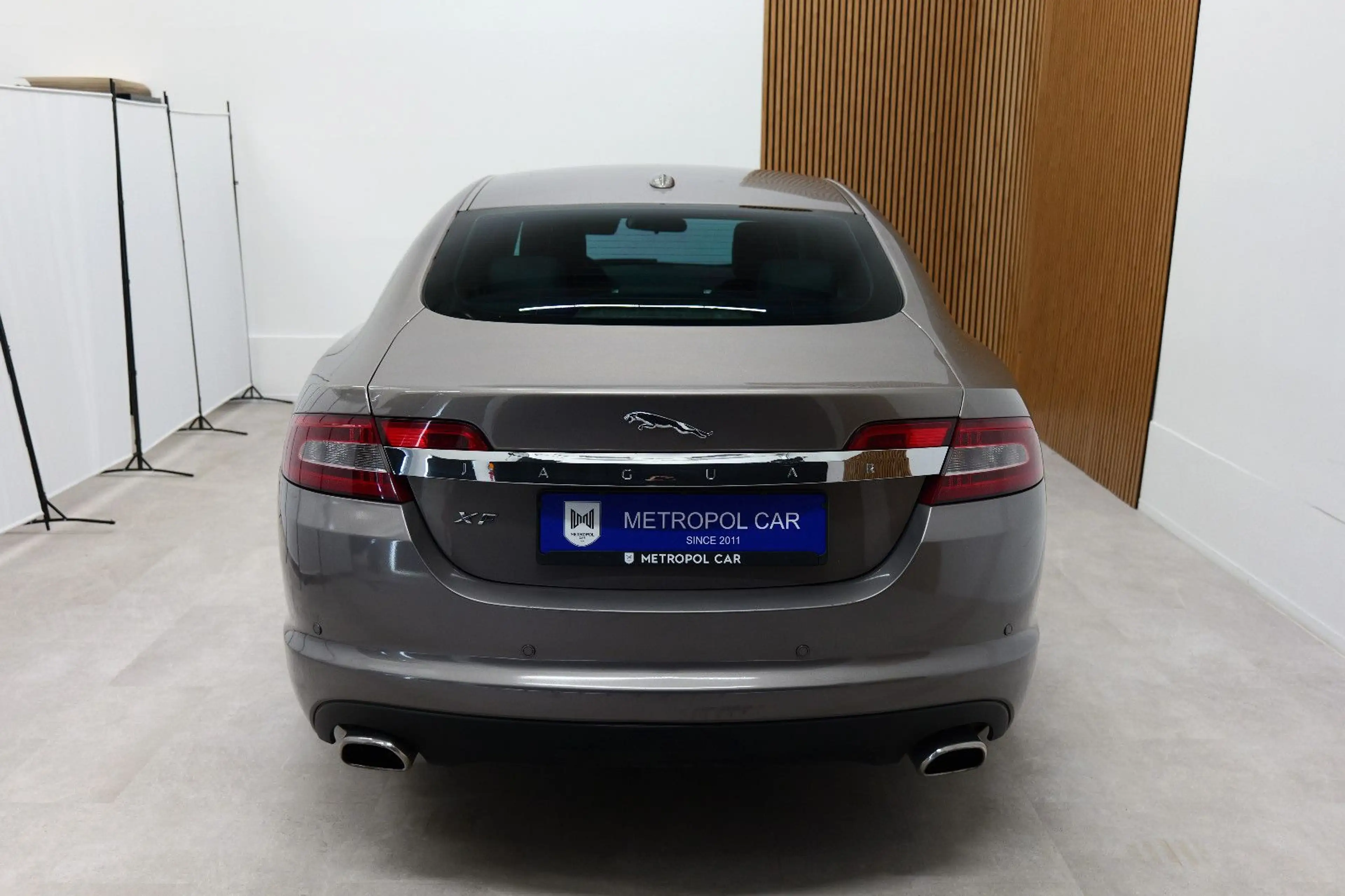 Jaguar XF 3.0 D V6 Luxury NAVI/KAM/TEMP/ZV/LM+TÜV 05.27 — photo 4