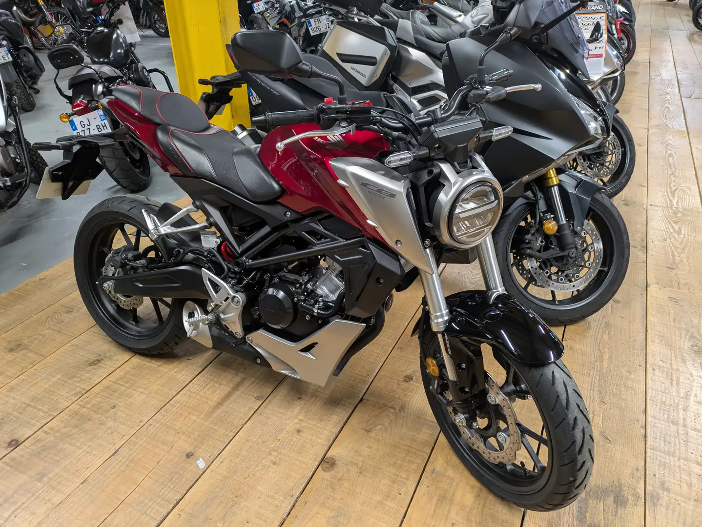 Honda CB 125 Rouge - 1