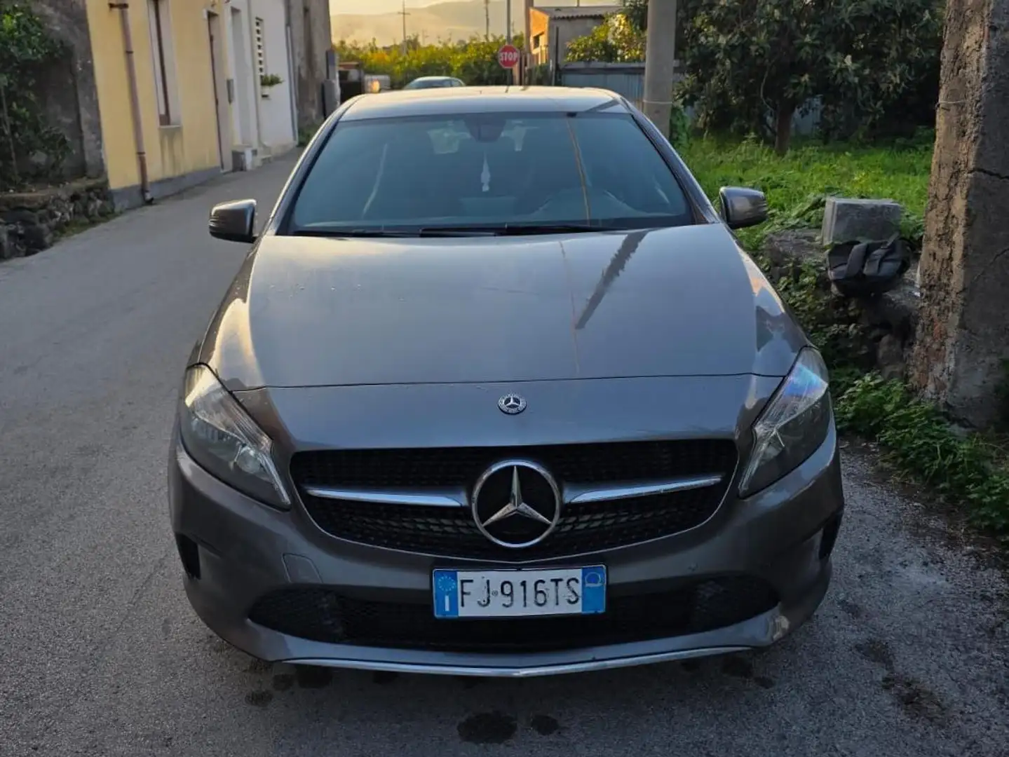 Mercedes-Benz A 180 Classe A - W176 d Business auto Grigio - 2