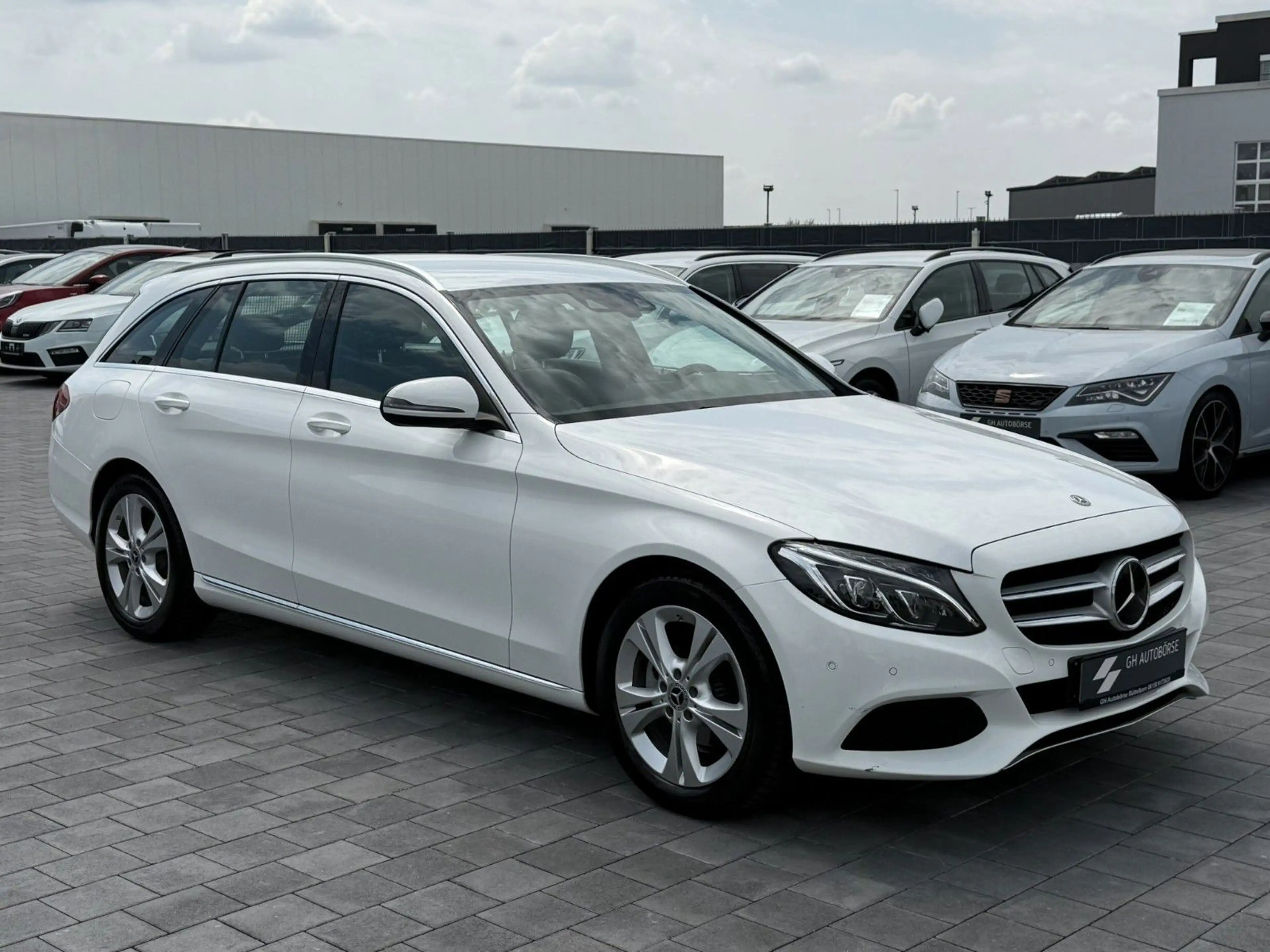 Mercedes-Benz C 180 T-Modell *DISTR+*SPUR*AHK*LED*R-KAMERA — photo 2