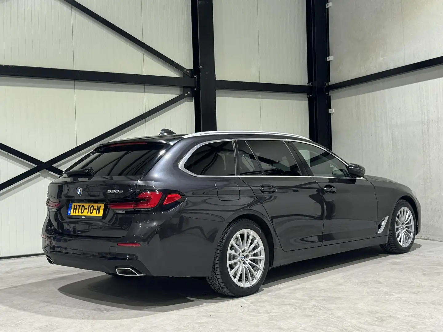 BMW 530 5-serie Touring 530e High Executive Aut. | panoram Grijs - 2