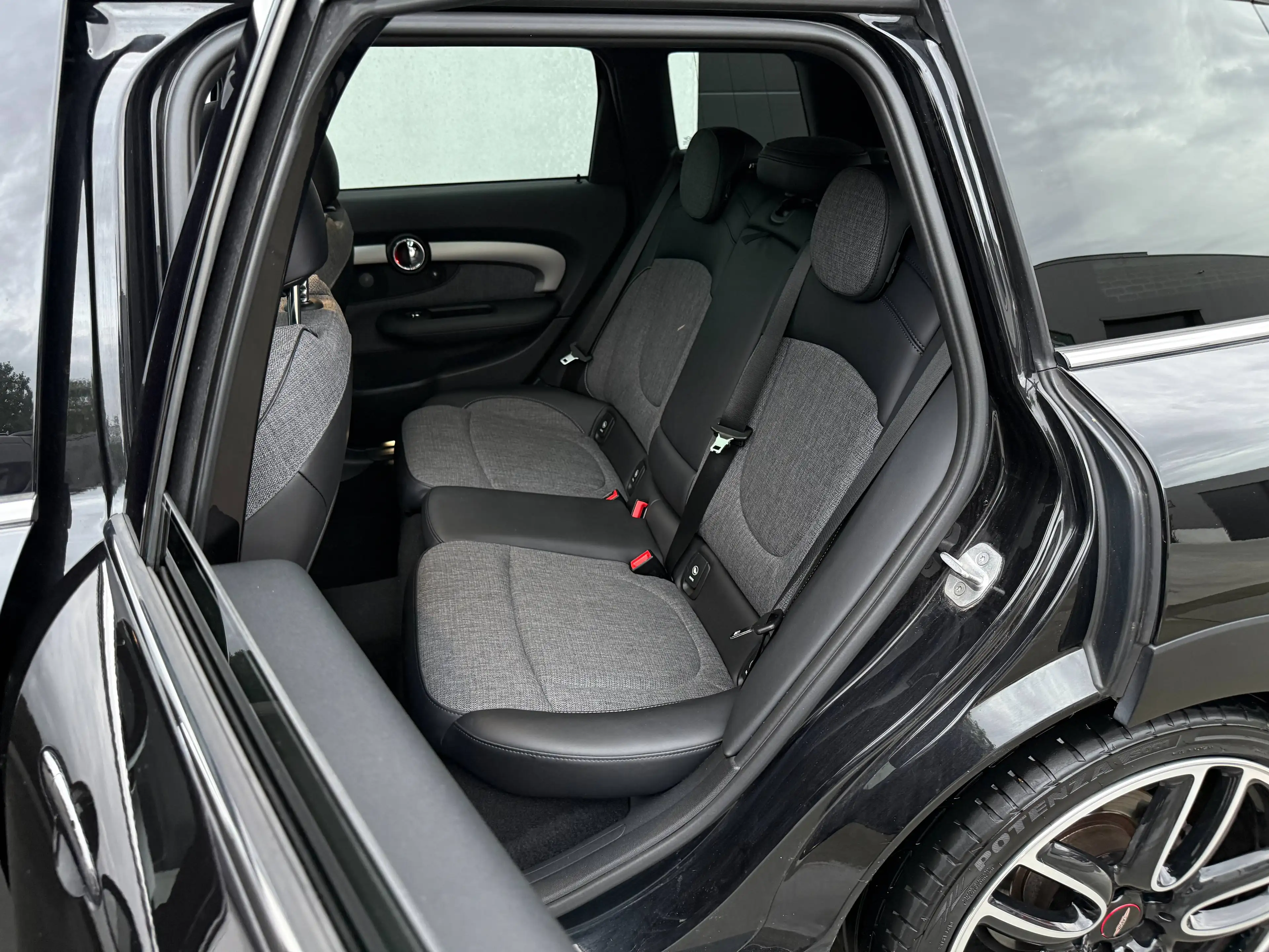 MINI Cooper SD Clubman Mini Clubman Cooper SD ALL4 | PANO | HUD | HARMAN KARDON | JCW | CAMERA — photo 9