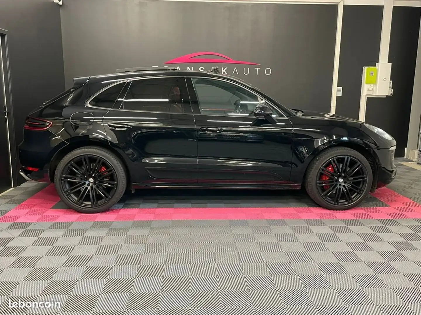 Porsche Macan Turbo 3.6 V6 400 ch PDK APPLE CARPLAY ET ANDROID AUTO TOIT OUVRANT Noir - 2