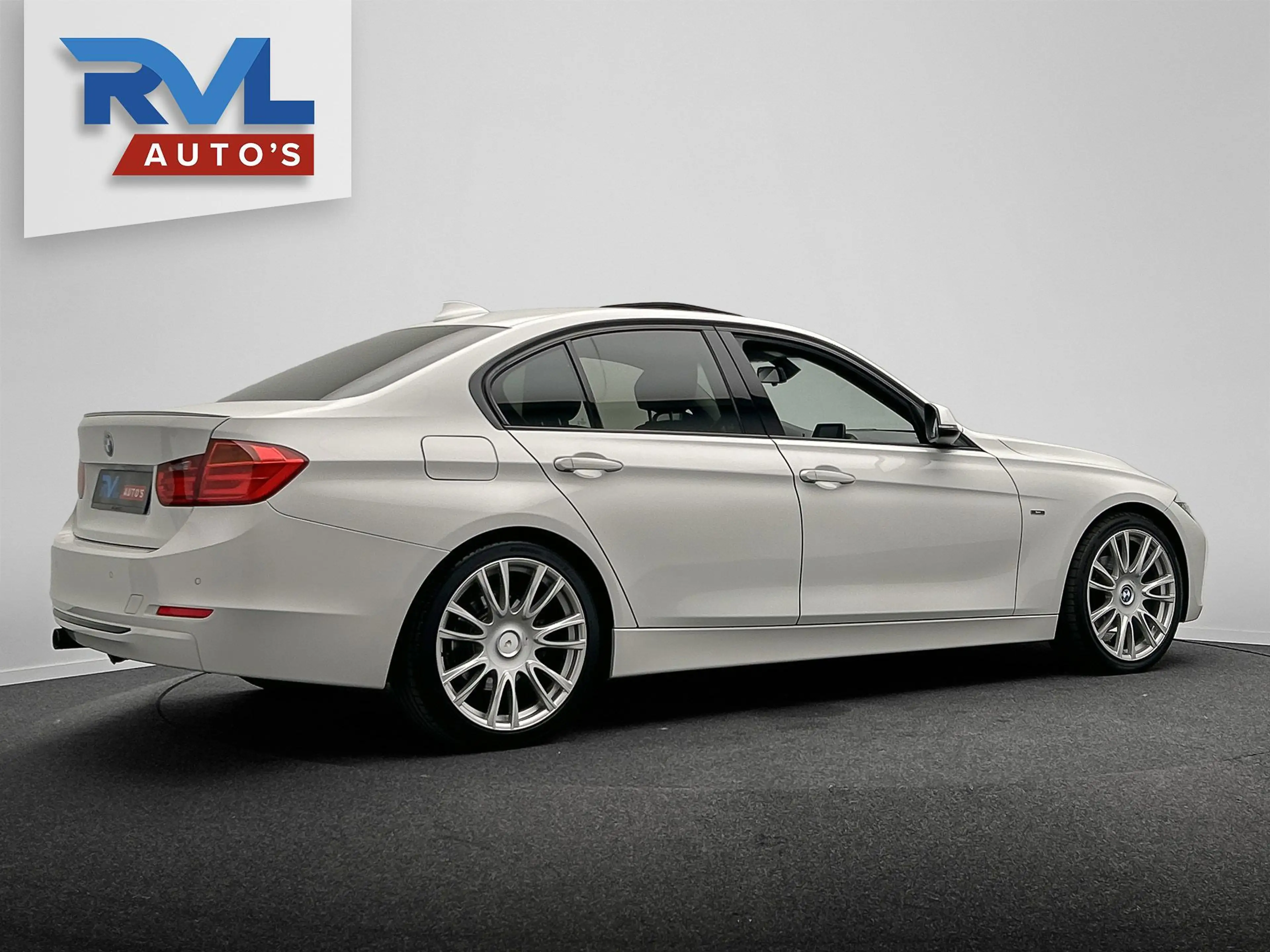 BMW 316 3-serie 316i High Executive | Origineel NL | Panor — photo 50