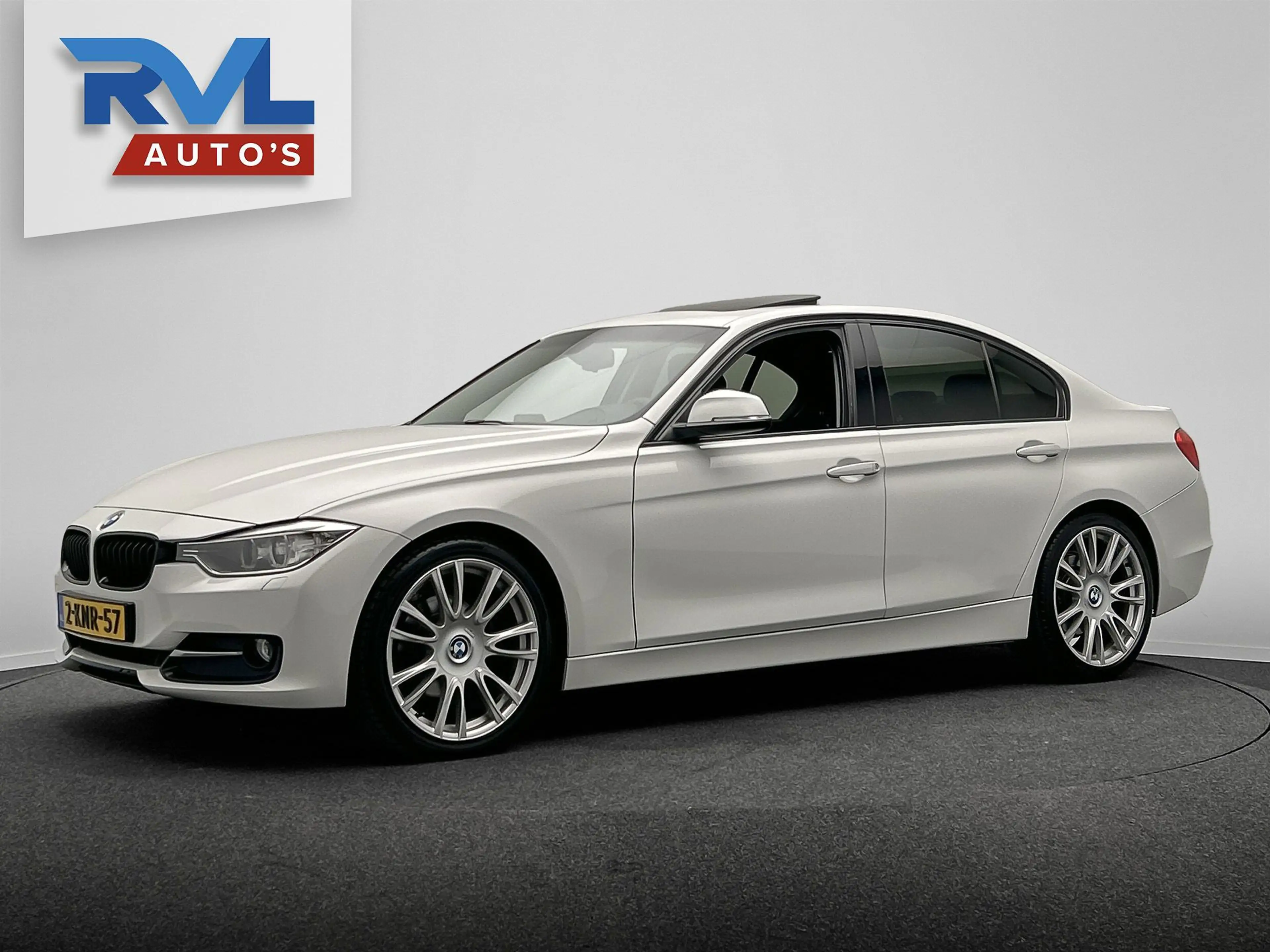 BMW 316 3-serie 316i High Executive | Origineel NL | Panor — photo 46