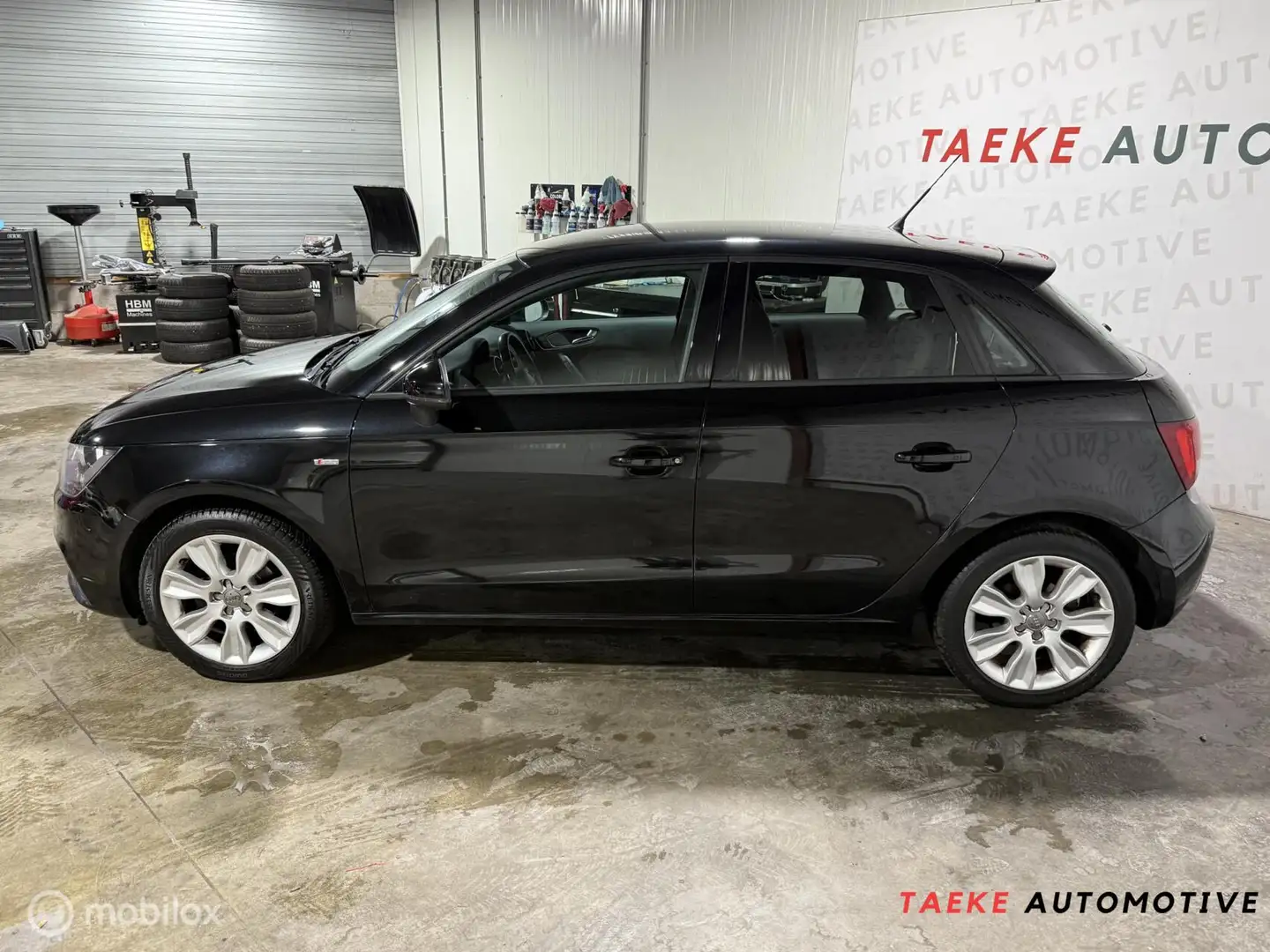 Audi A1 Sportback 1.2 TFSI Attraction S-Line/Clima/Cruise Чорний - 2