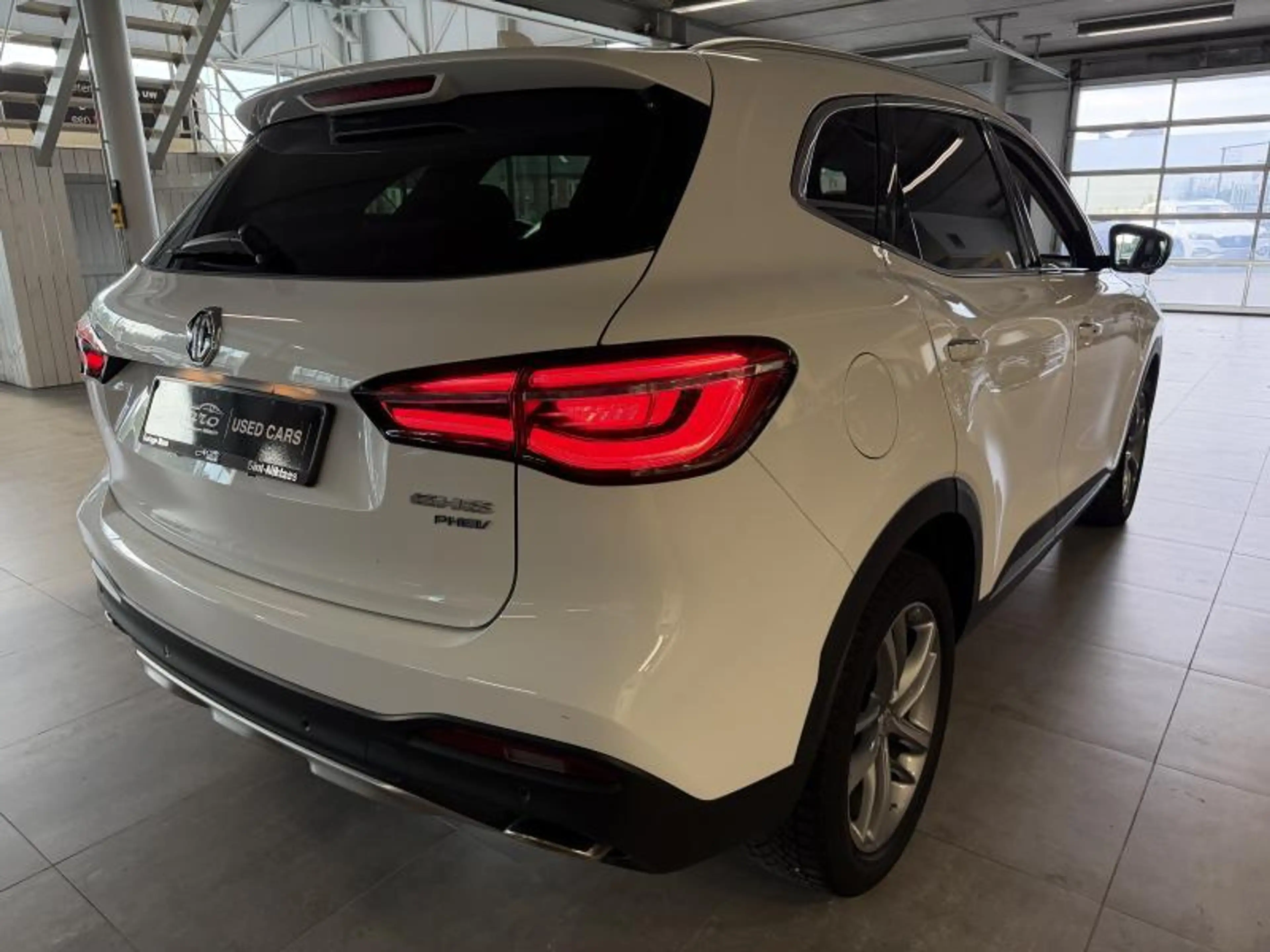 MG EHS 1.5T-GDi PLUG-IN Luxury | GPS, camera,... | FULL O — photo 2