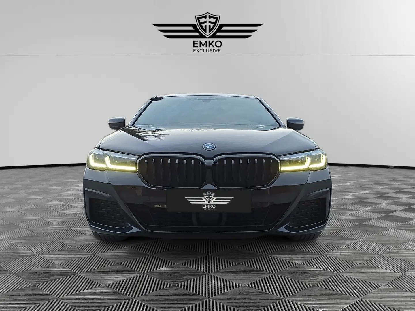 BMW 545 545e PHEV xDrive Aut. Schwarz - 2