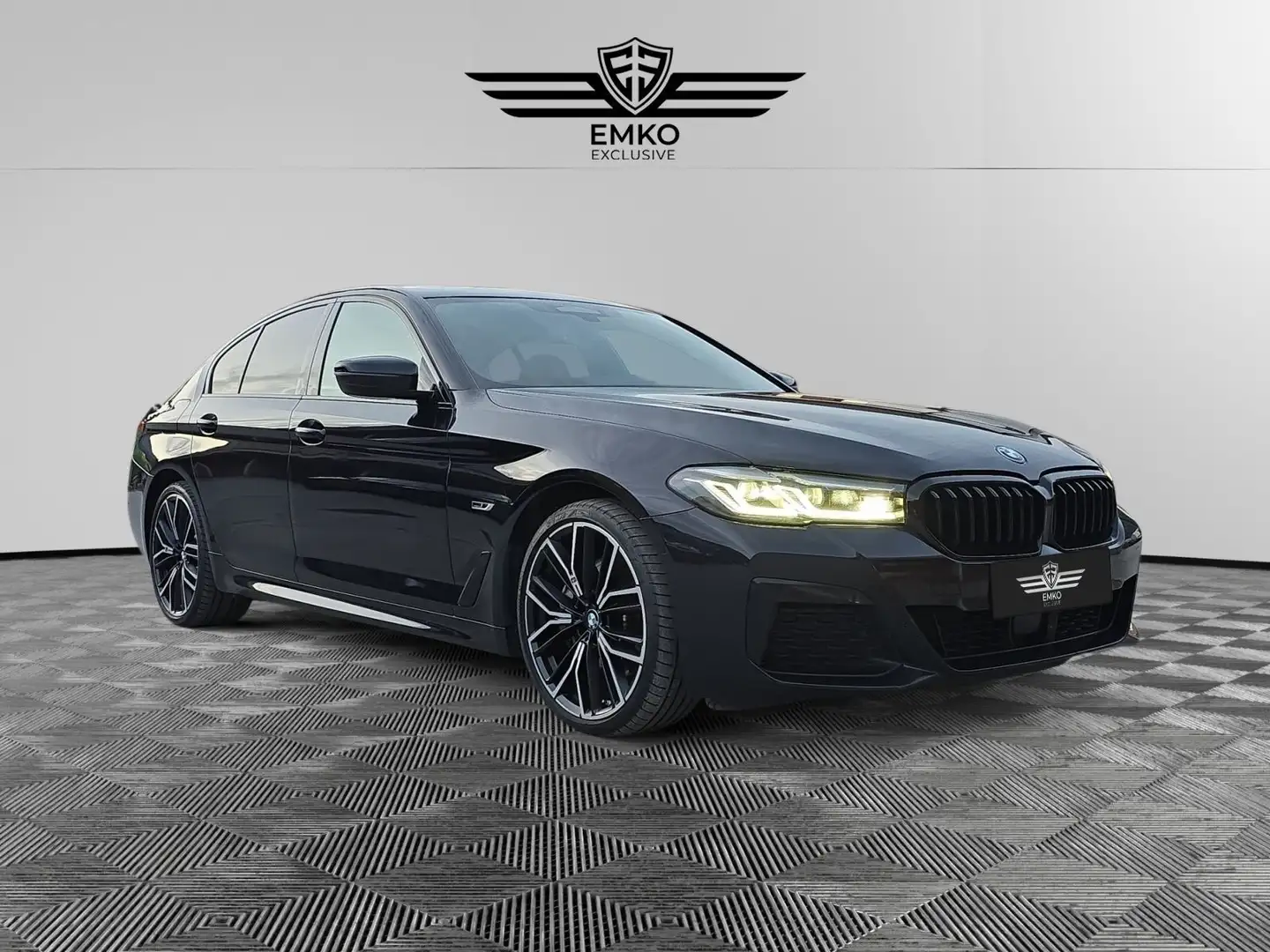 BMW 545 545e PHEV xDrive Aut. Schwarz - 1