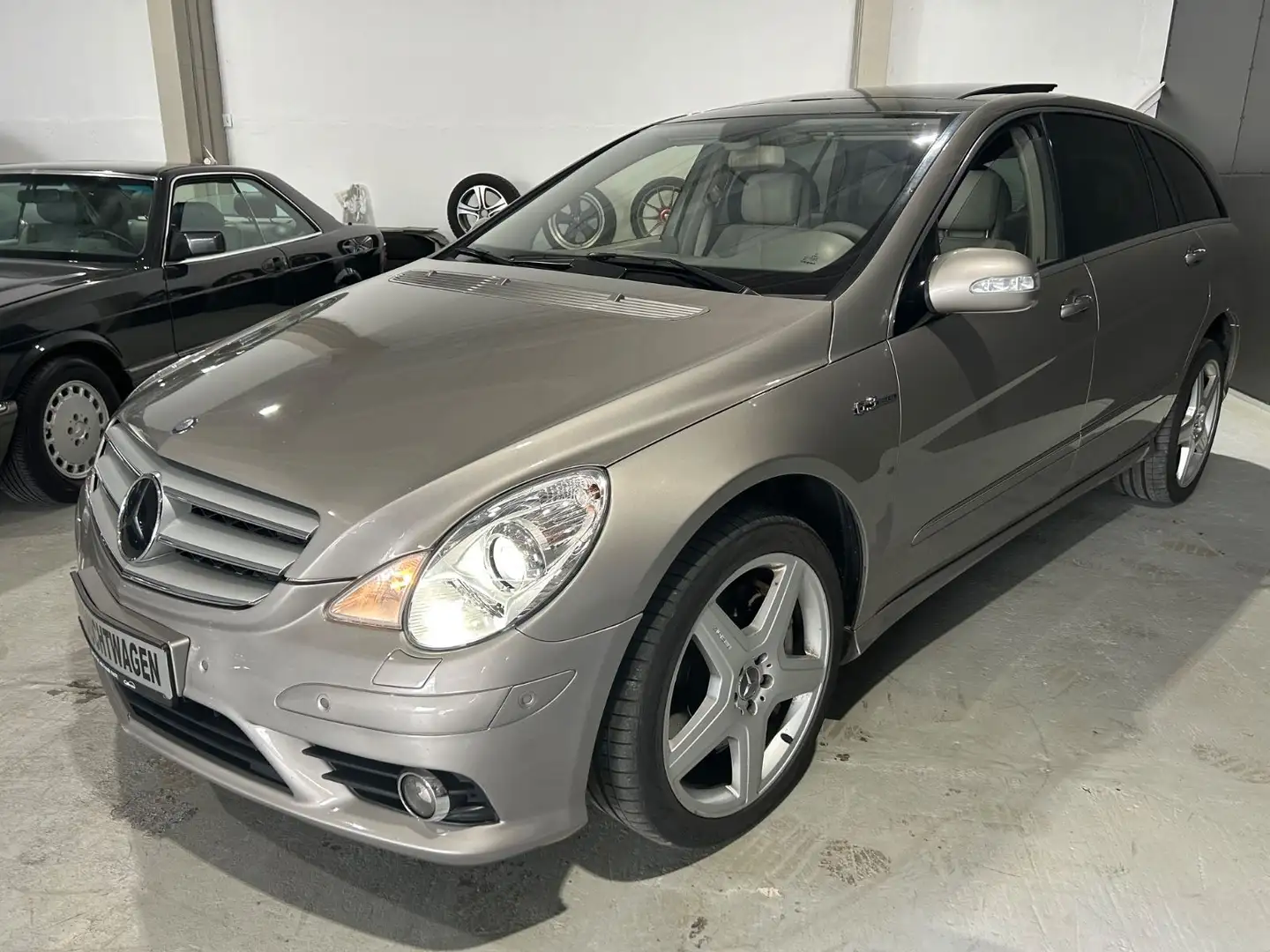 Mercedes-Benz R 63 AMG R 63 L AMG 4Matic Srebrny - 1