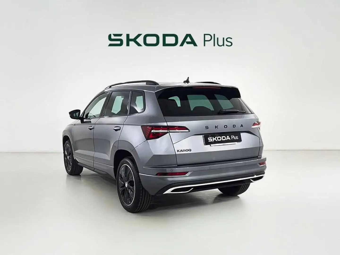 Skoda Karoq 1.5 TSI Sportline ACT DSG 110KW Gris - 2