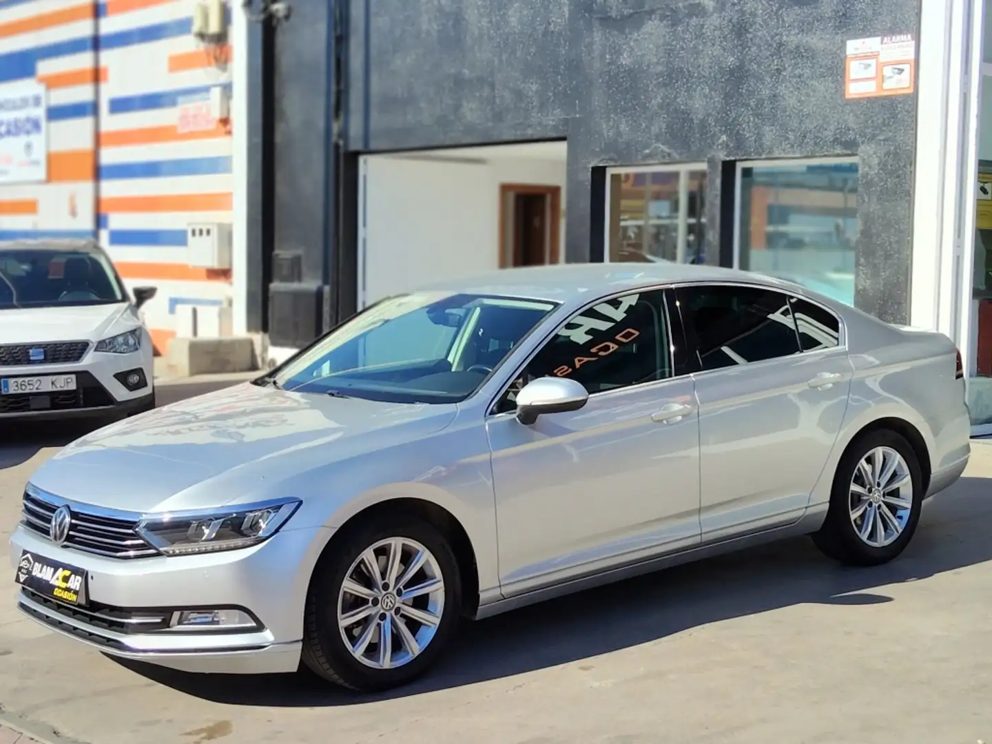 Volkswagen Passat Familiar Manual de 5 Puertas Plateado - 2