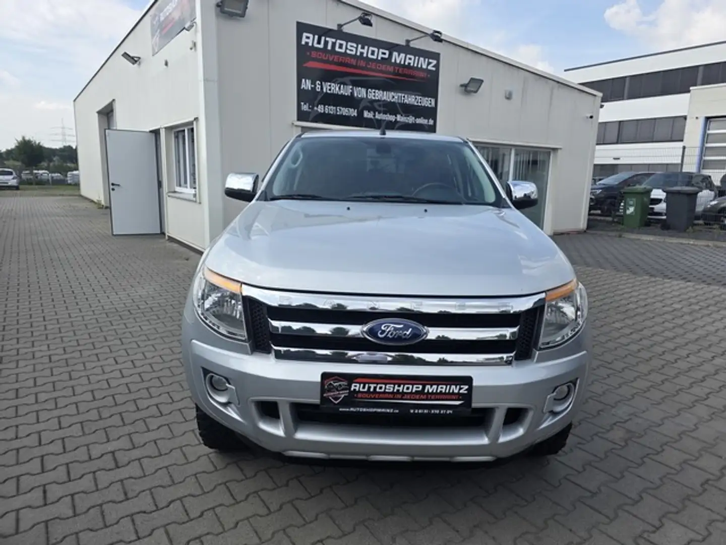 Ford Ranger 2.2 Doppelkabine 4x4 XLT **Top-Gepflegt** Silber - 2