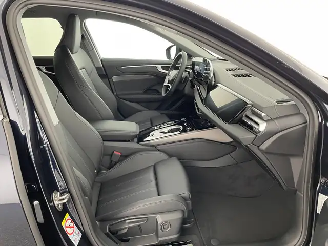 Audi A6 view 10