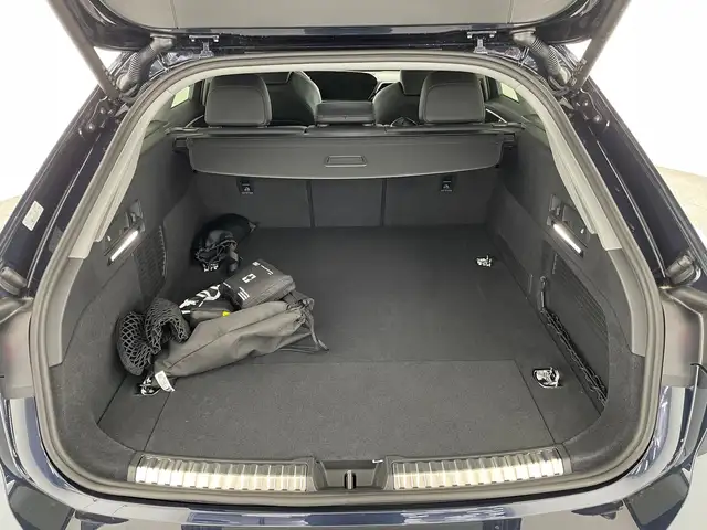 Audi A6 view 7
