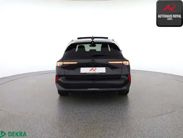 Opel Astra view 4
