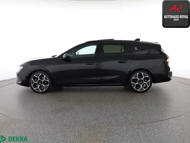 Opel Astra view 2