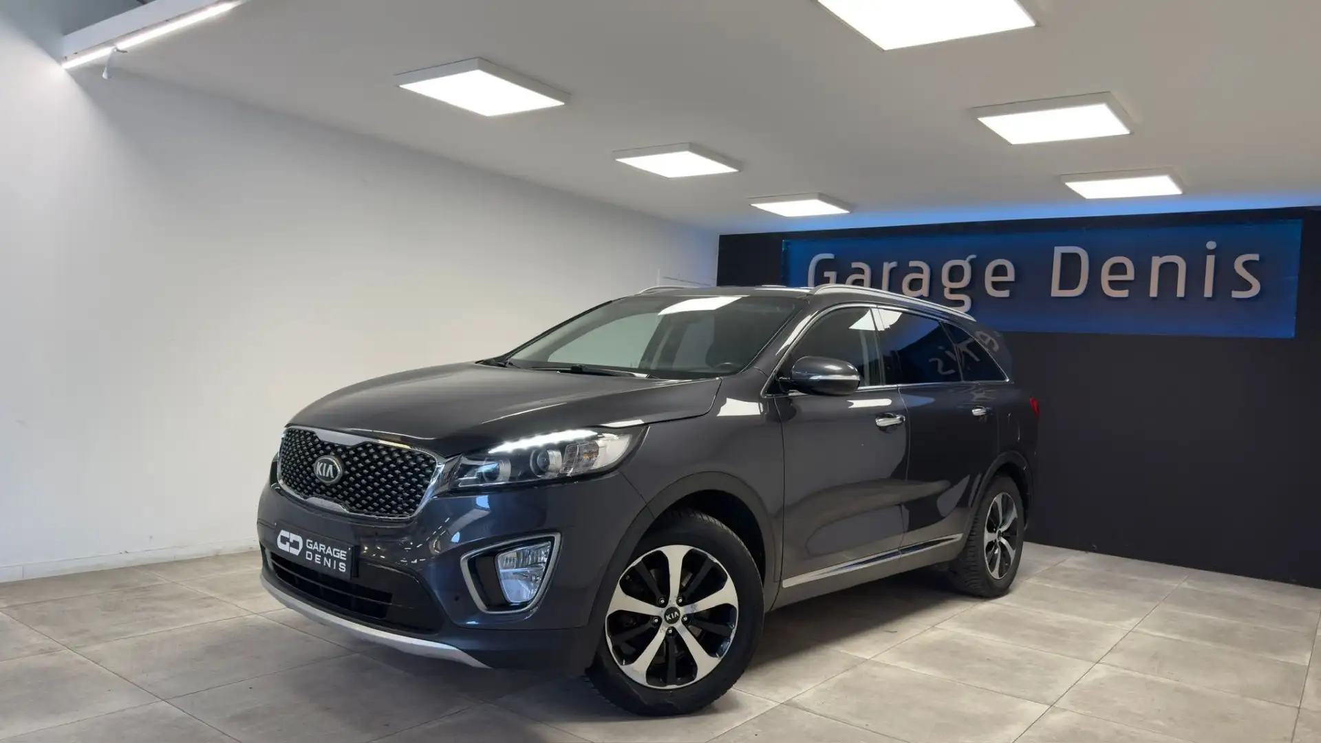 Kia Sorento 2.2 CRDi AWD Sense 7pl.*GPS*LED*CUIR* Šedá - 1
