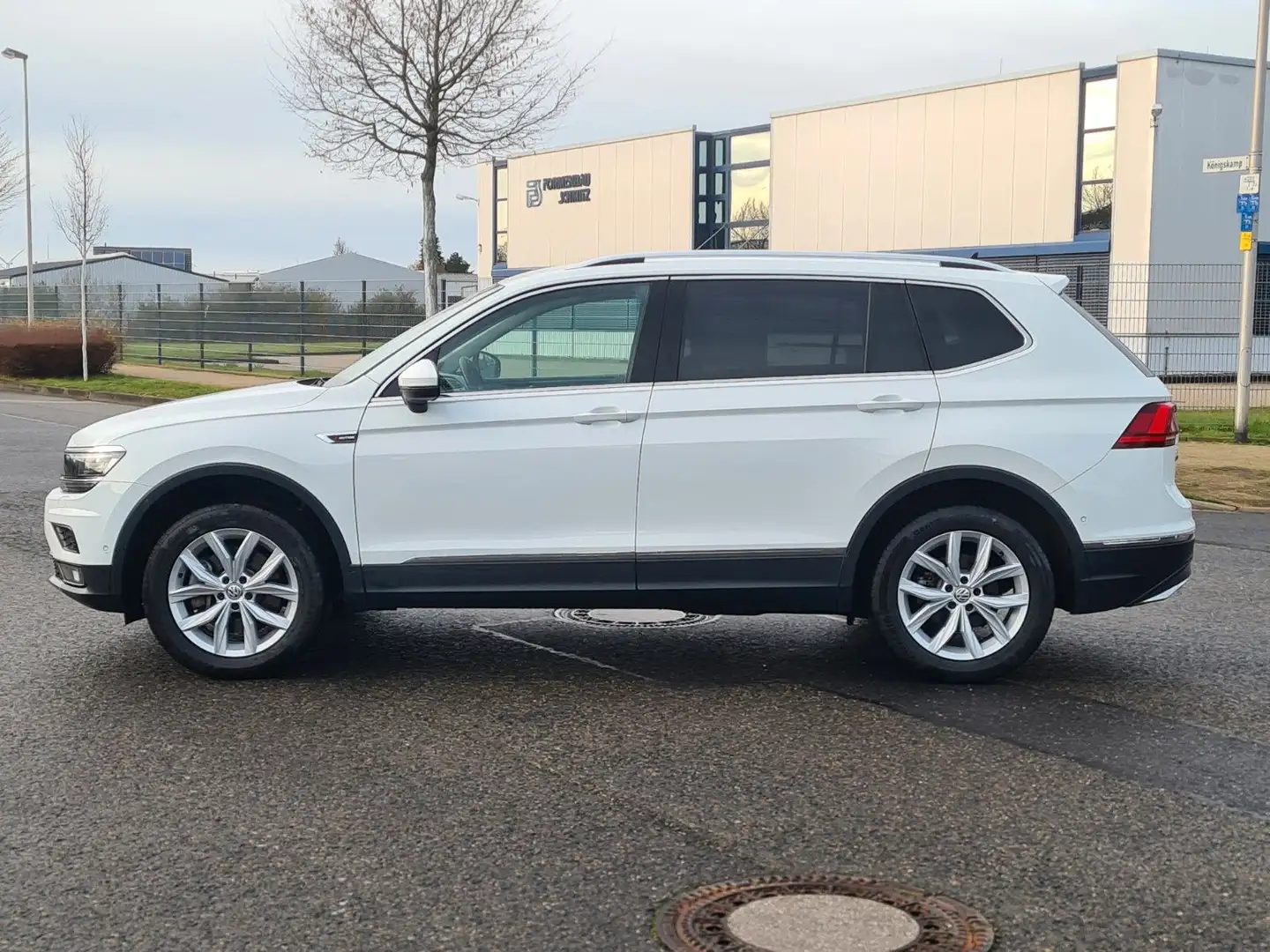 Volkswagen Tiguan Allspace Highline 4Motion*Autom.*Navi* Weiß - 2