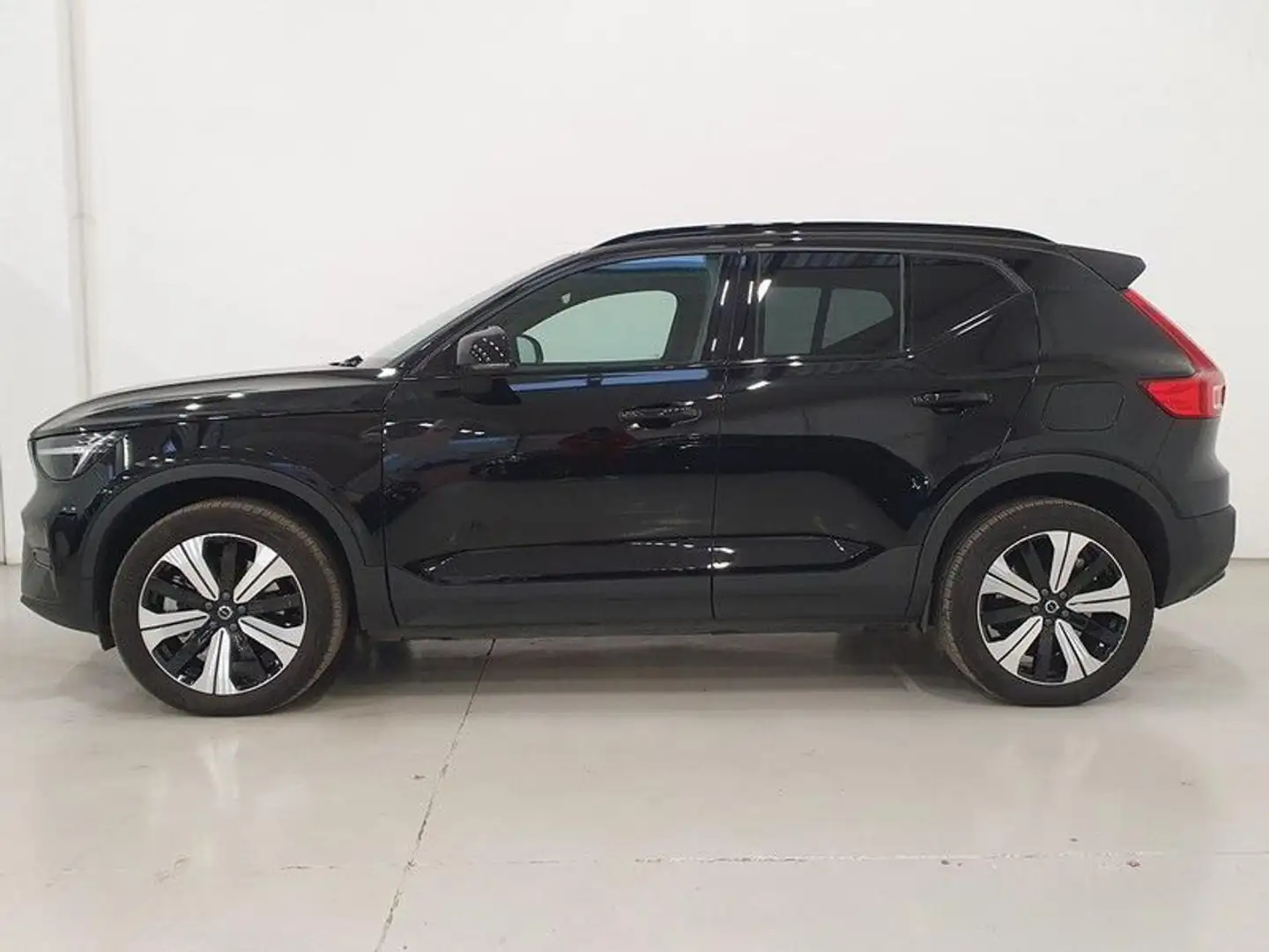 Volvo XC40 Recharge Pure Electric Single Motor RWD Core Fekete - 2