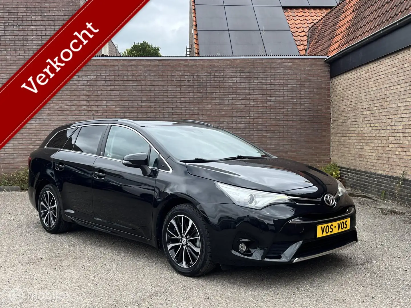 Toyota Avensis 1.8 VVT-i Dynamic | Camera| Stoelverw| AUT Zwart - 2