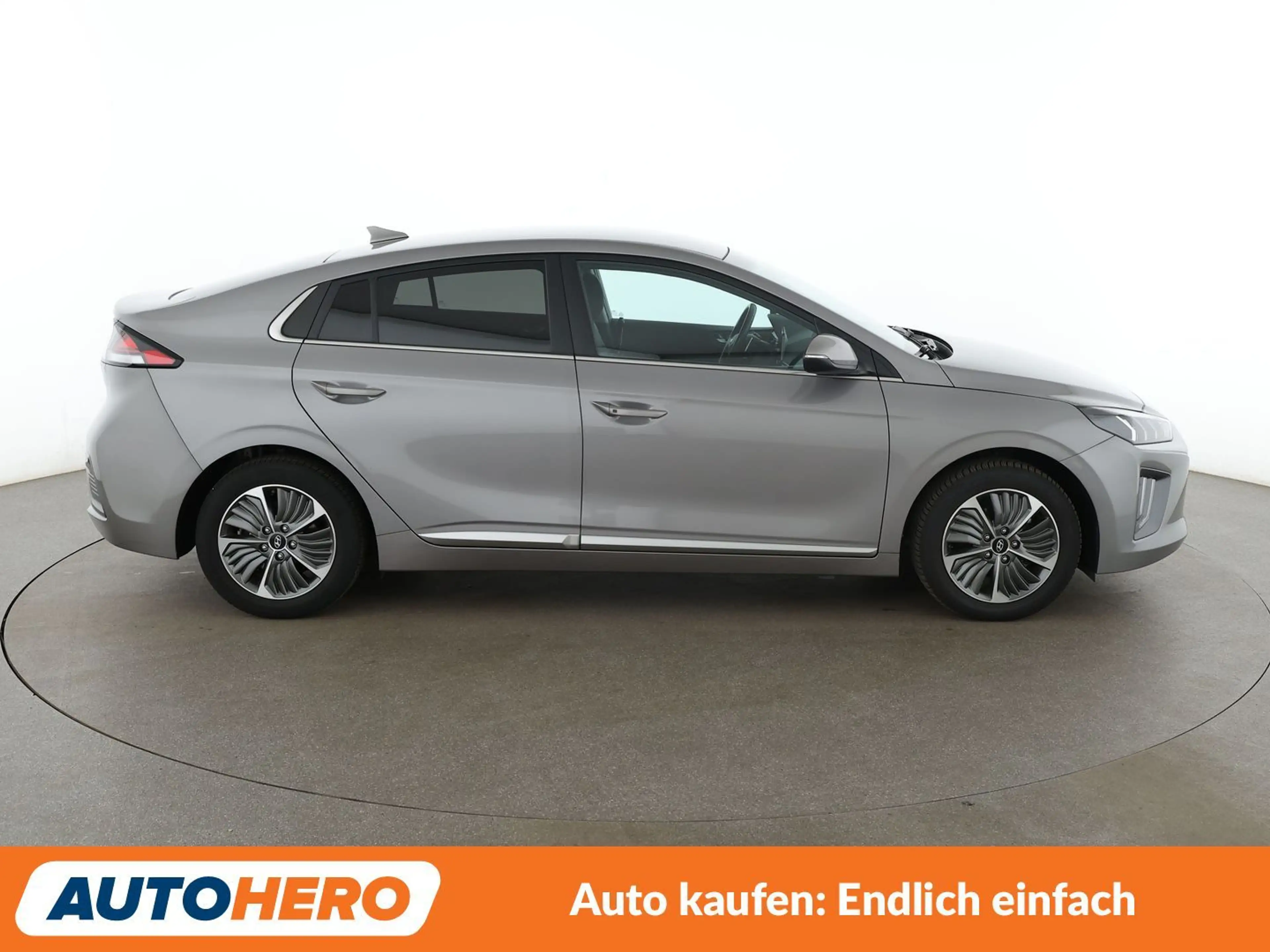 Hyundai IONIQ 1.6 Hybrid Style Aut.*NAVI*LED*TEMPO*PDC*SHZ* — photo 7