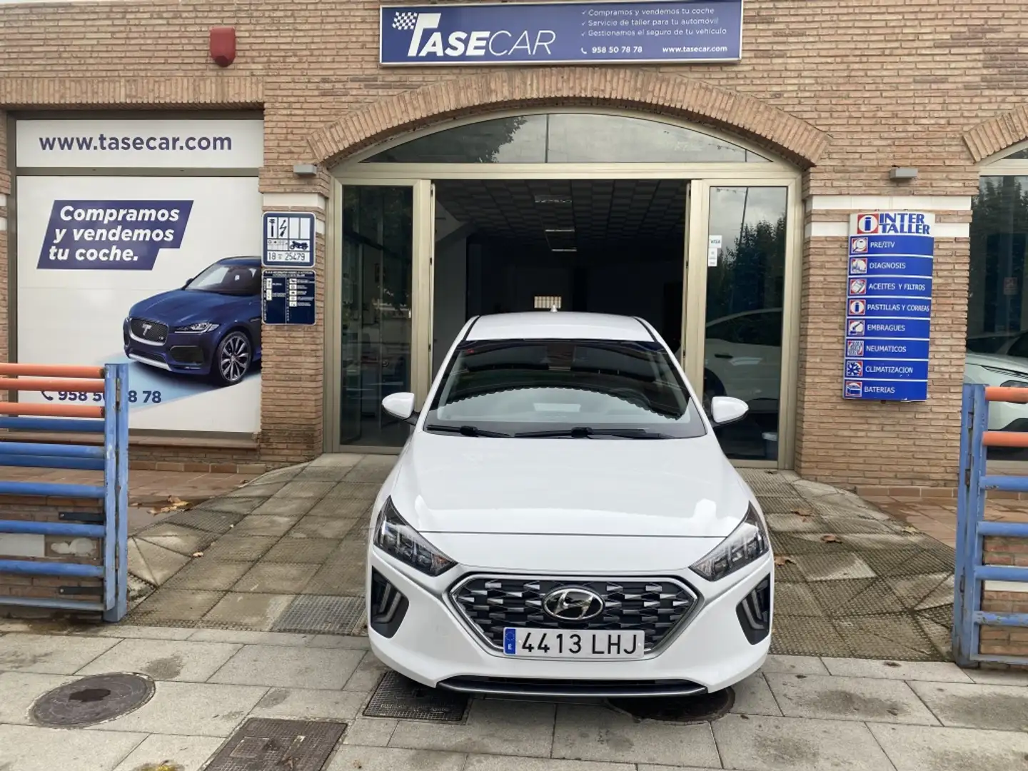 Hyundai IONIQ PHEV 1.6 GDI Tecno Blanco - 1