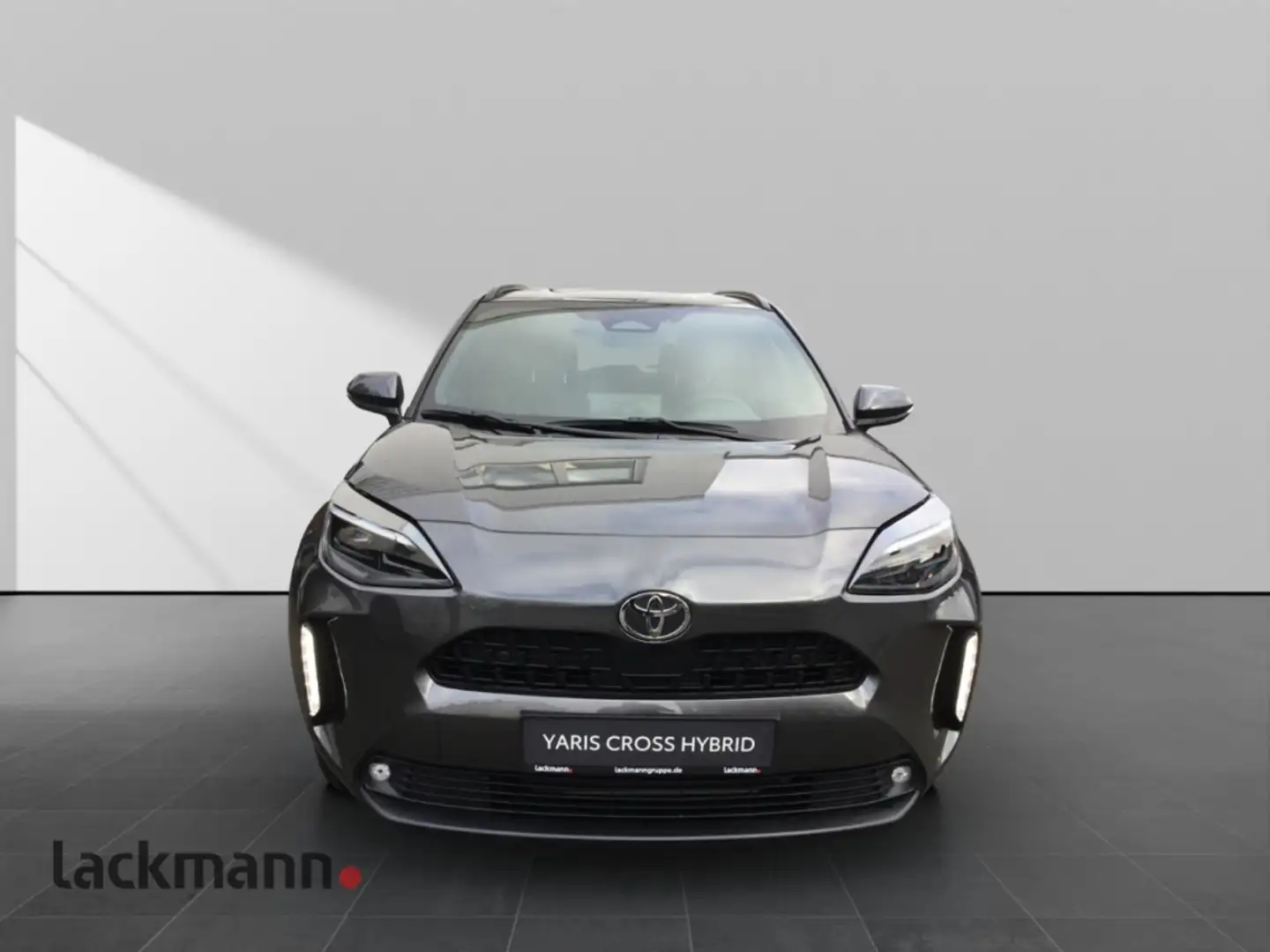 Toyota Yaris Cross 1.5 Hybrid Team Deutschland *Winterpaket* Grau - 2