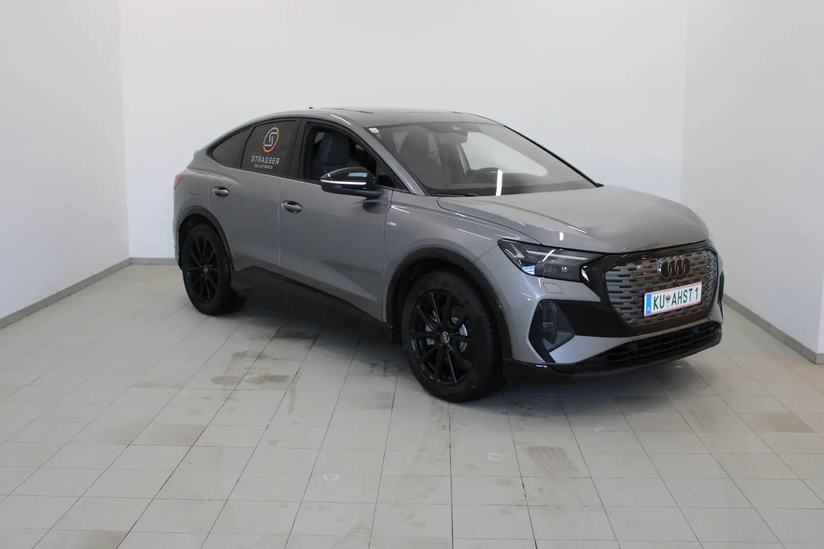 Audi Q4 e-tron Audi Q4 Sportback 50 e-tron quattro Grau - 1