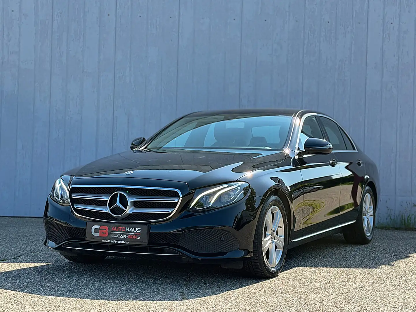 Mercedes-Benz E 220 d Aut. Schwarz - 1