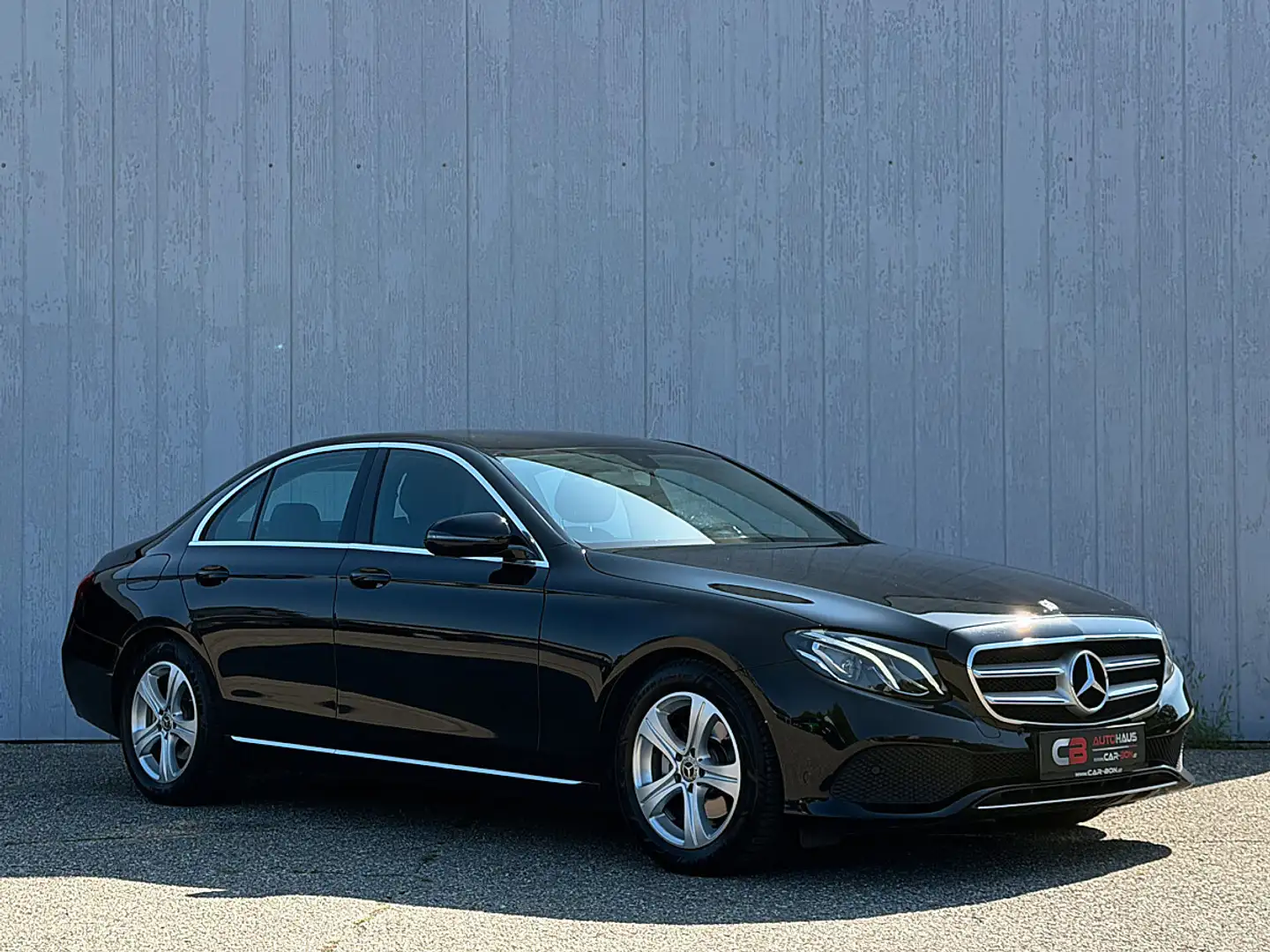 Mercedes-Benz E 220 d Aut. Schwarz - 1