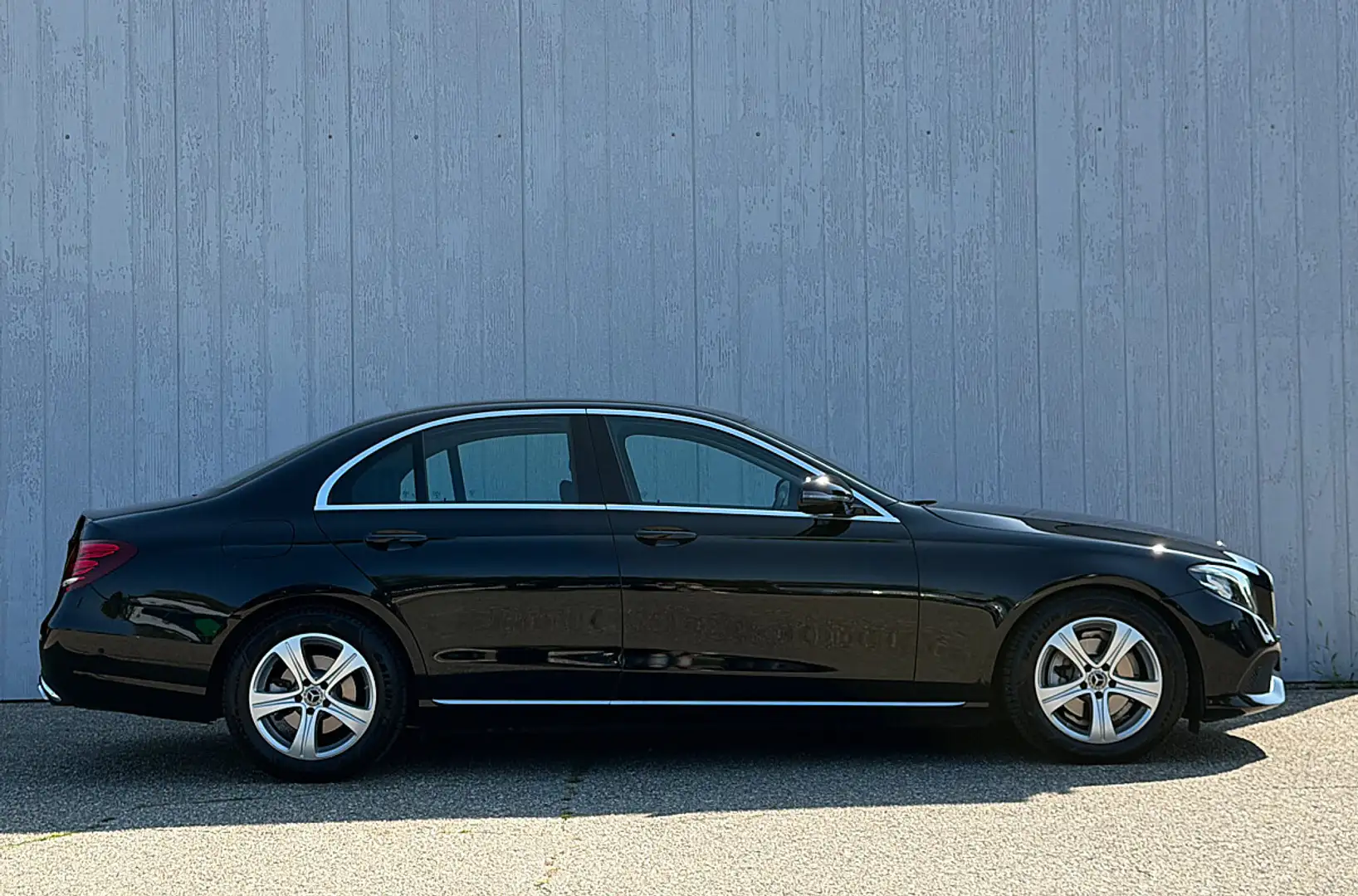 Mercedes-Benz E 220 d Aut. Schwarz - 2