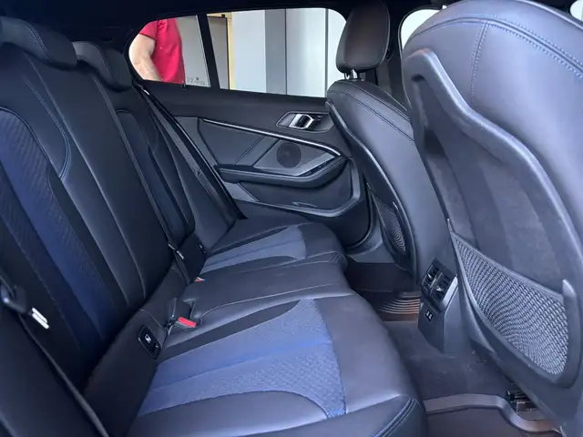 BMW 1 Series view 10