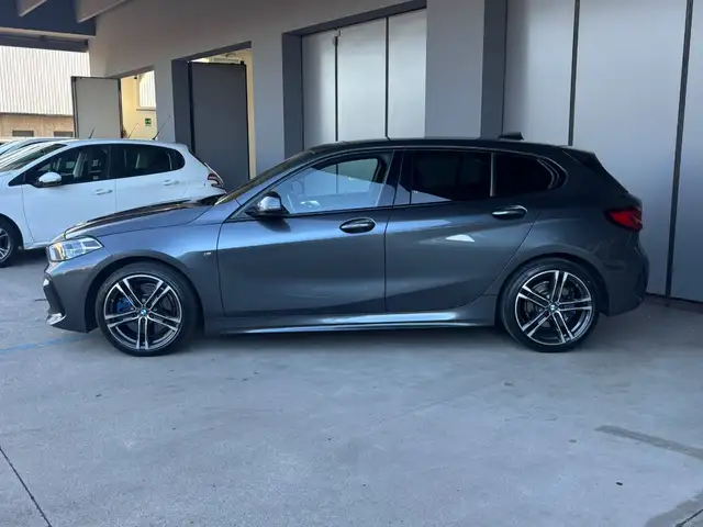 BMW 1 Series view 3