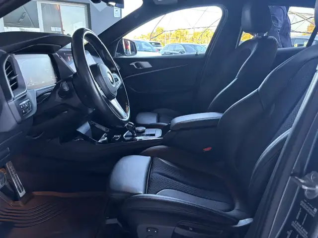 BMW 1 Series view 13