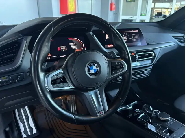BMW 1 Series view 14