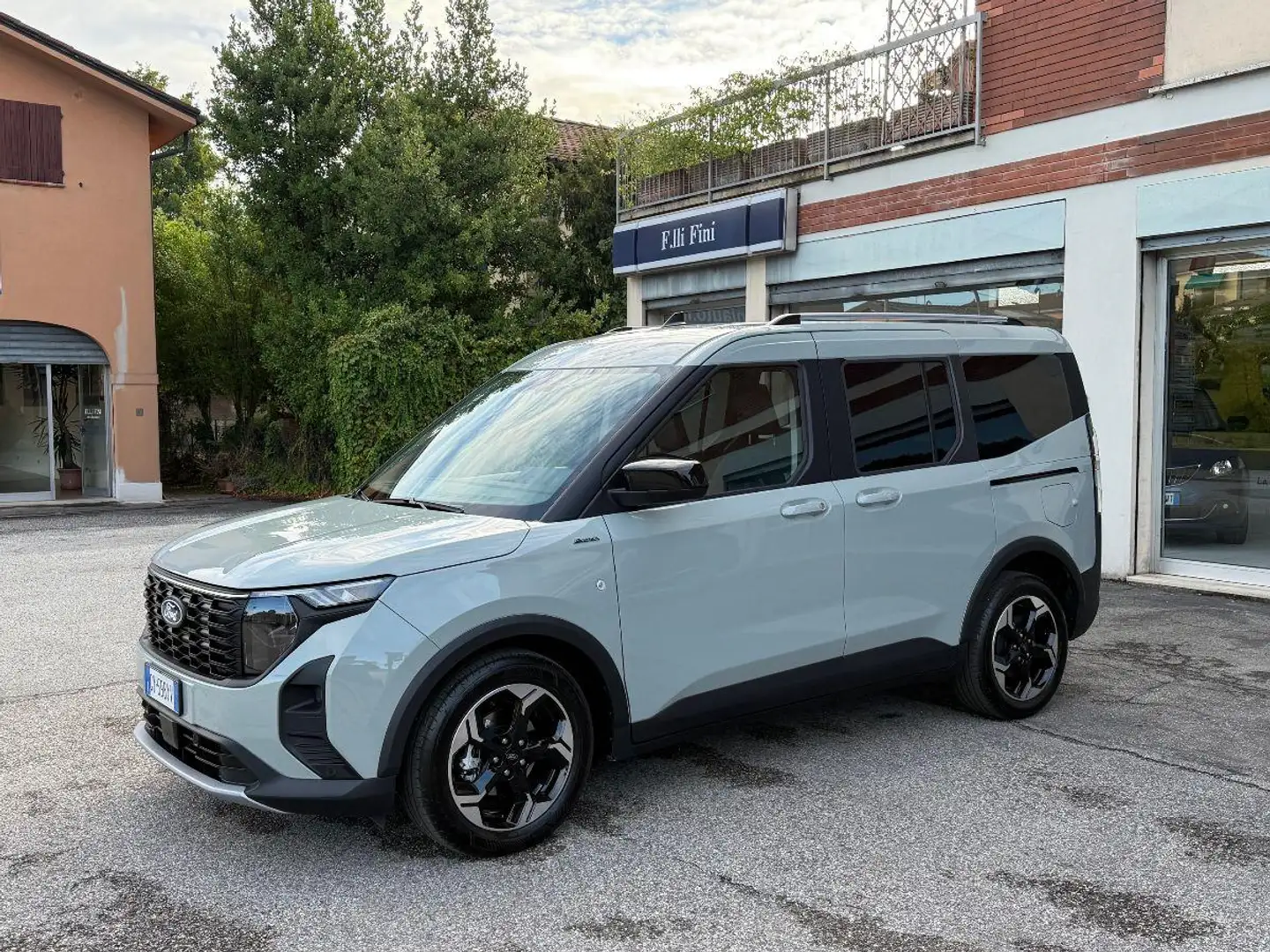 Ford Tourneo Courier 1.0 EcoBoost Active Grigio - 1