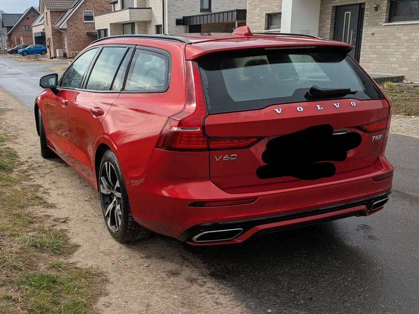 Volvo V60 T6 AWD R-Design - AHK/PanoSD Rot - 2
