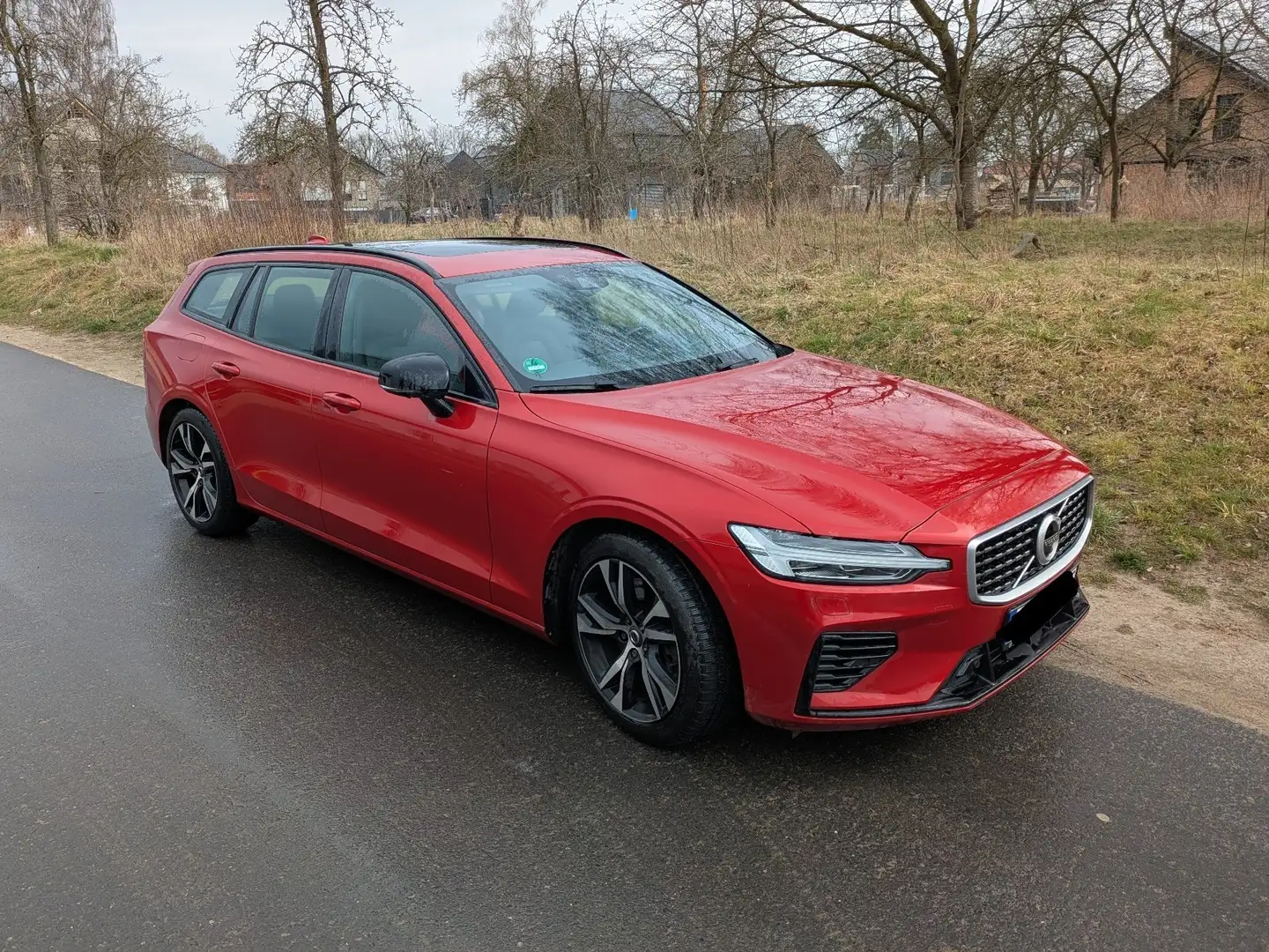 Volvo V60 T6 AWD R-Design - AHK/PanoSD Rot - 1