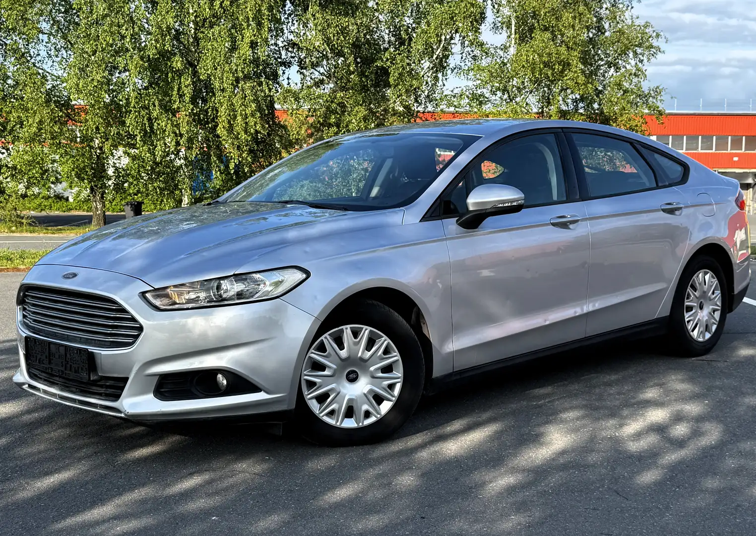 Ford Mondeo Lim. 2,0 TDCi*AUTO*KLIMA*USB*TEMP*1 HD.* Plateado - 2