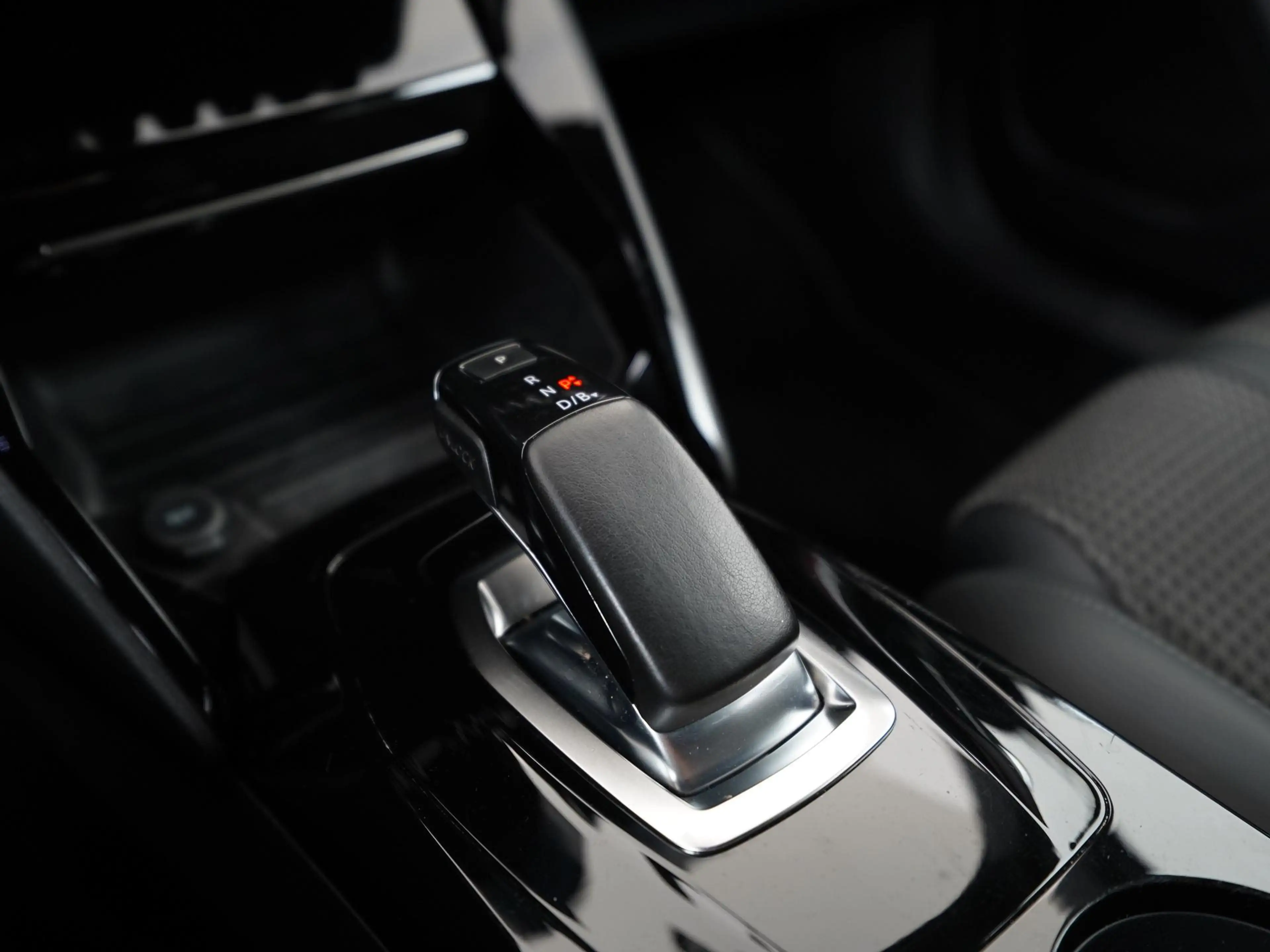 Peugeot e-2008 EV GT 50 kWh | SOH 93% | 3 Fase | Zondag Open! — photo 11