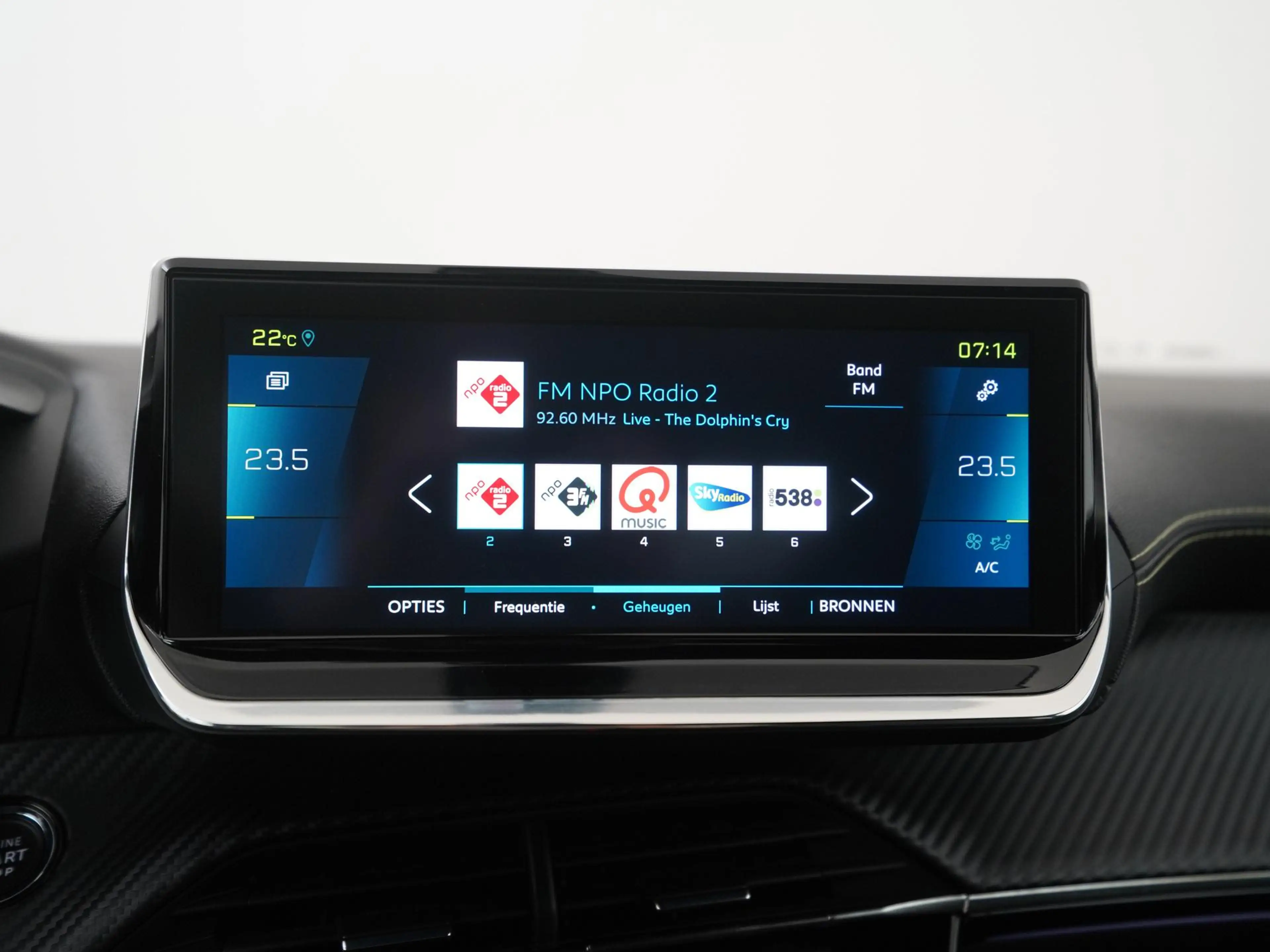 Peugeot e-2008 EV GT 50 kWh | SOH 93% | 3 Fase | Zondag Open! — photo 14